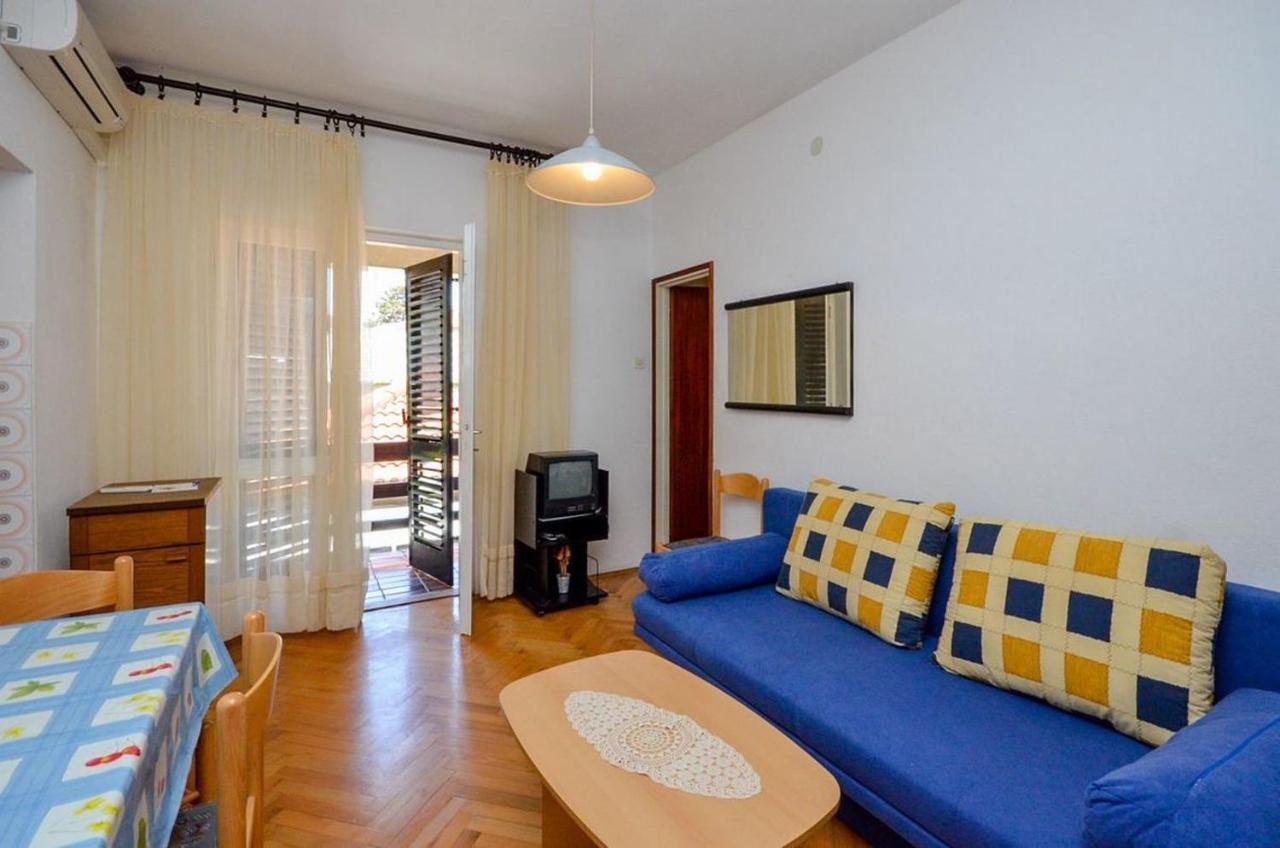 And Biserka Apartment Novalja